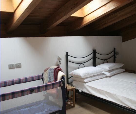 B&B Gardumo Ronzo-Chienis Rom bilde